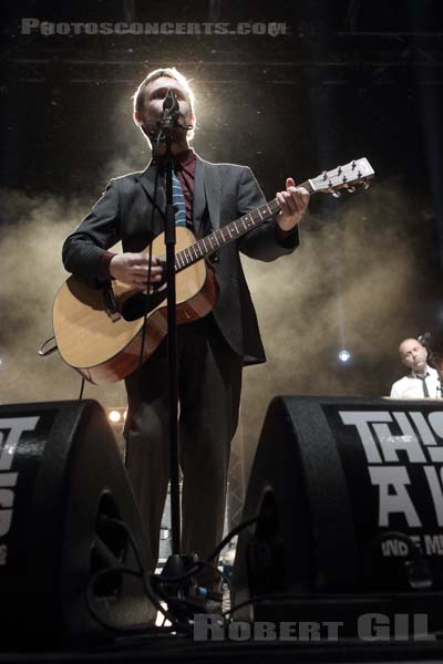 THE DIVINE COMEDY - 2015-05-30 - NIMES - Grande Scene Flamingo - 